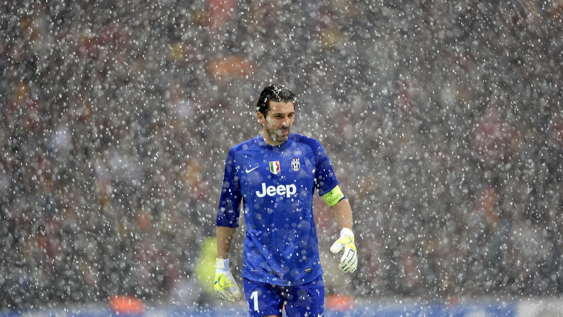 卡普尔突破、传球与防守的全能表现，让袋鼠队攻防兼备，卡普尔包