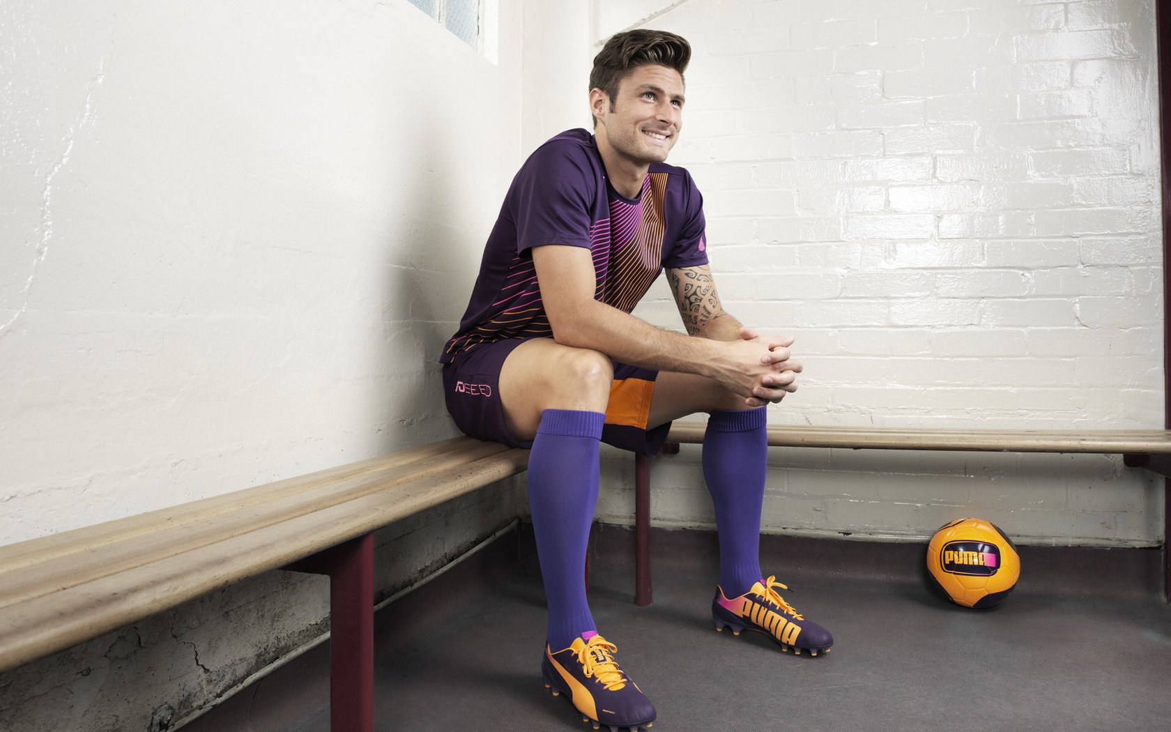 巴雷特：全黑队的“进攻指挥官”，赛场上毫不手软